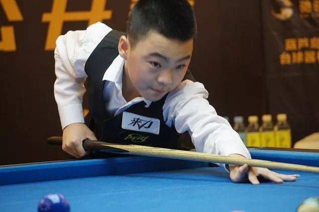 加强中场的 加强中场的